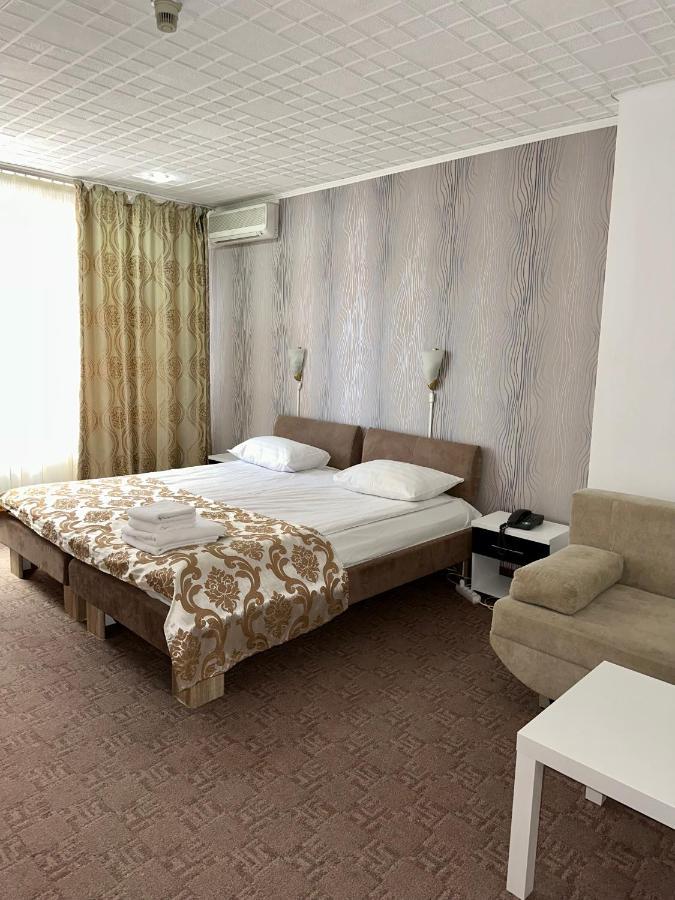 Darin Hotel Bukarest Exterior foto