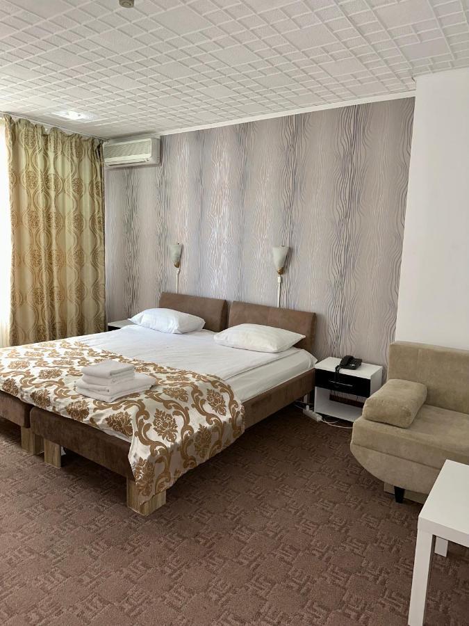 Darin Hotel Bukarest Exterior foto